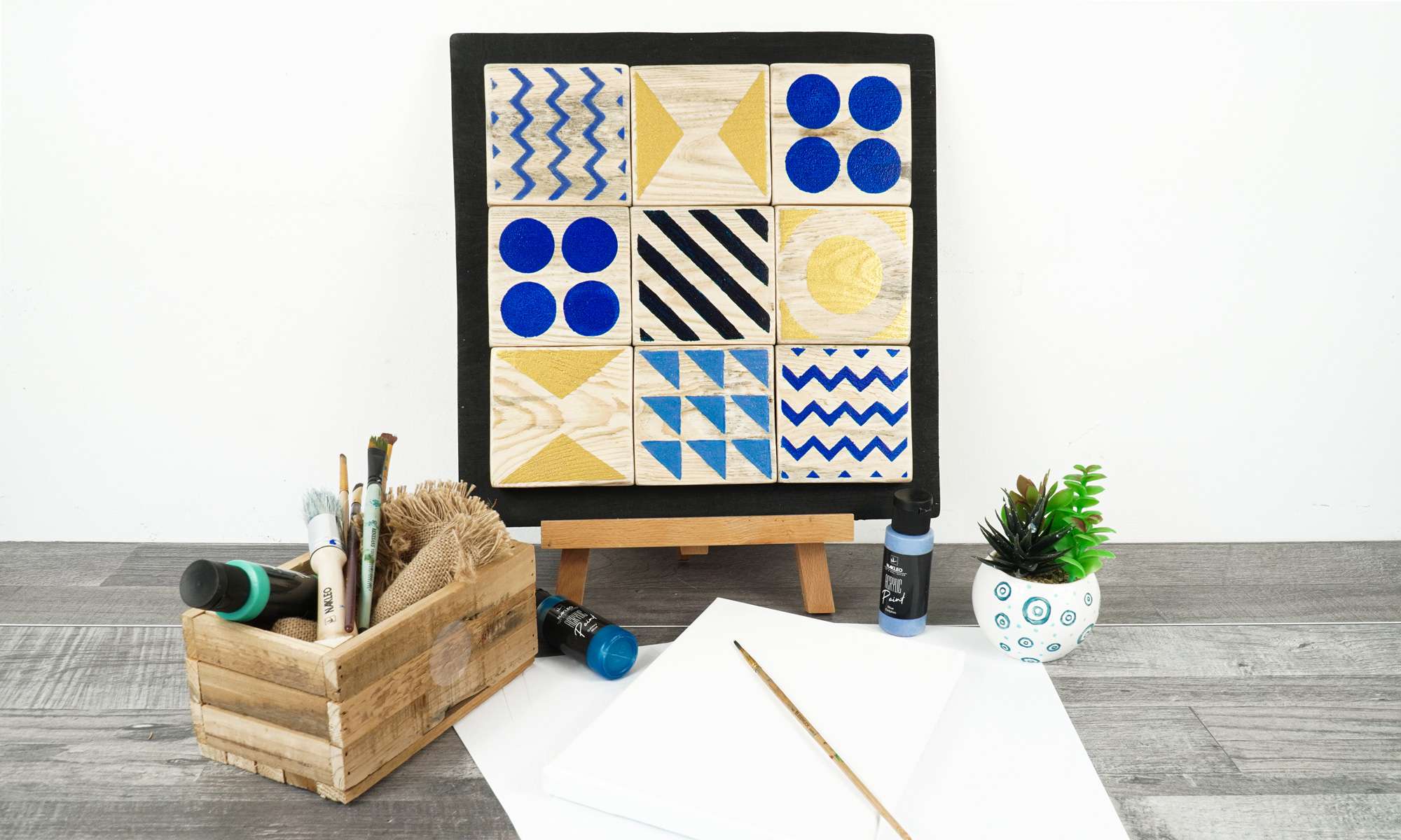 How to stencil: wooden tiles