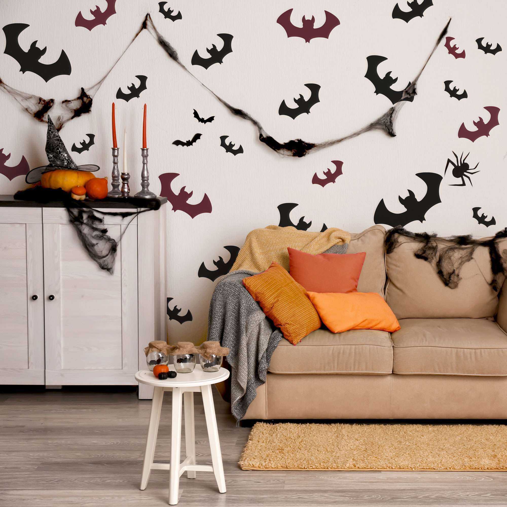 4 moduri de a decora Halloween folosind șabloane 4 moduri de a decora Halloween folosind șabloane